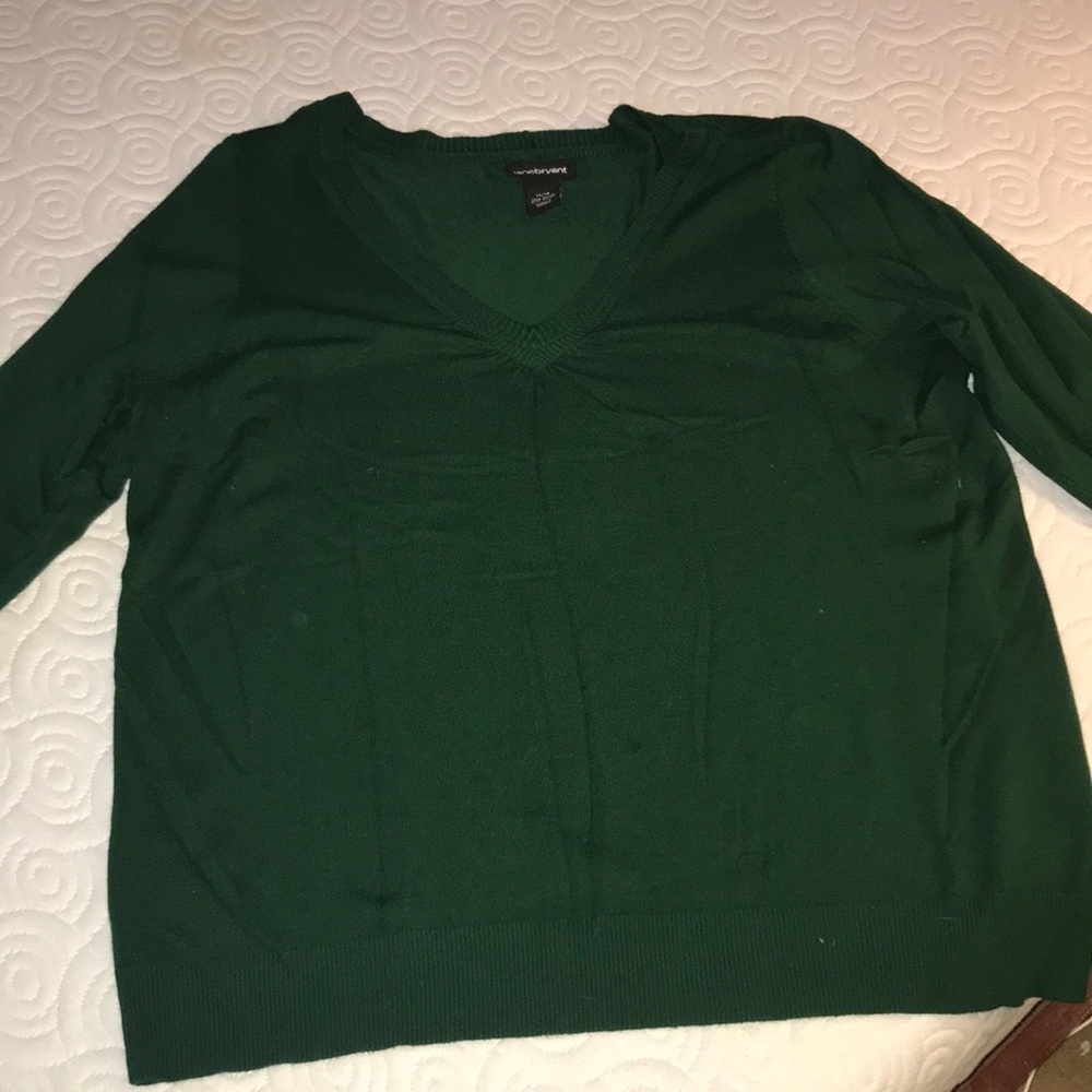 V neck long sleeved hunter green sweater